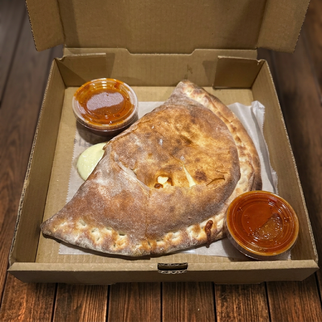 CHEESE CALZONE.